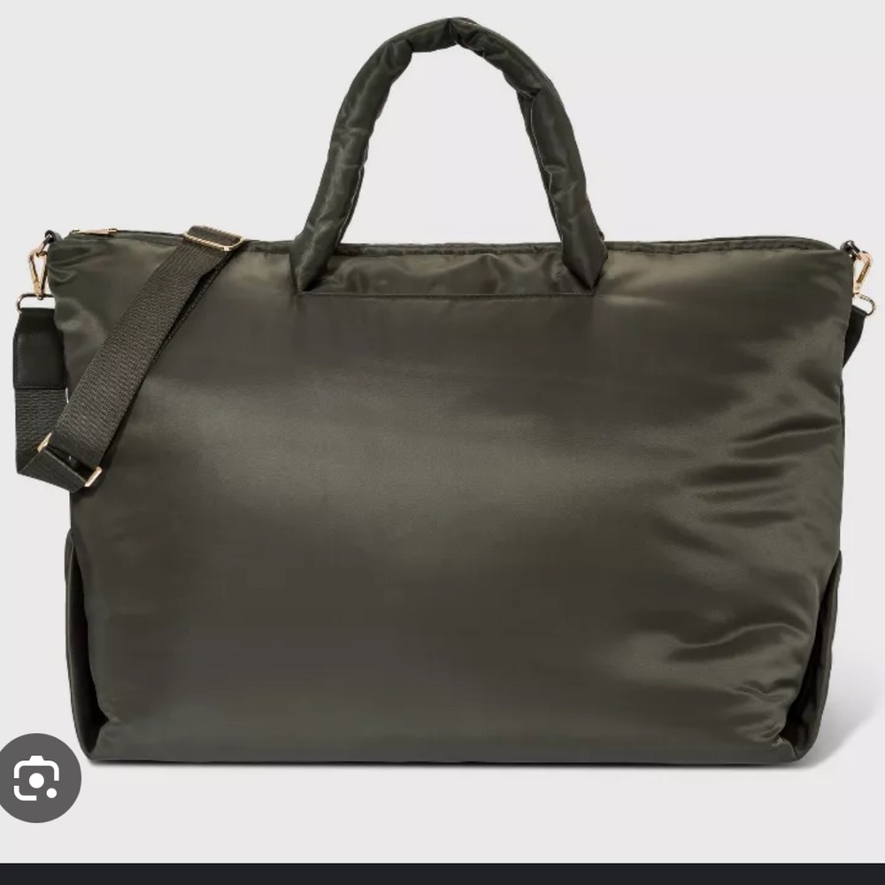 a new day Athlesuire Weekender Bag
